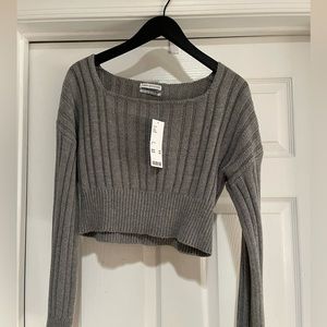 Brand New Urban Outfitters Cropped Sweater in grey